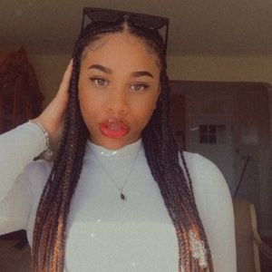 Meet your Posher, Serena